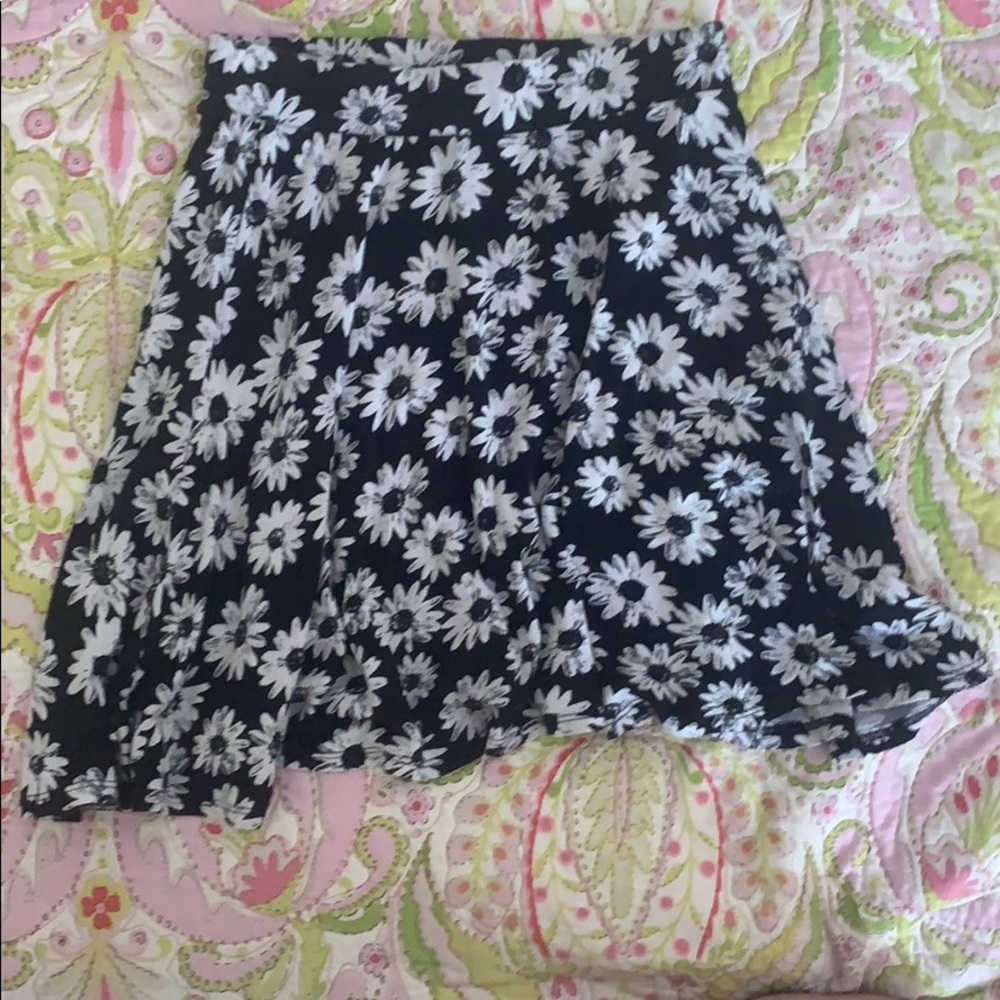 Daisy skater skirt